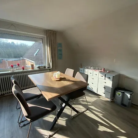 Glueck Apartment *