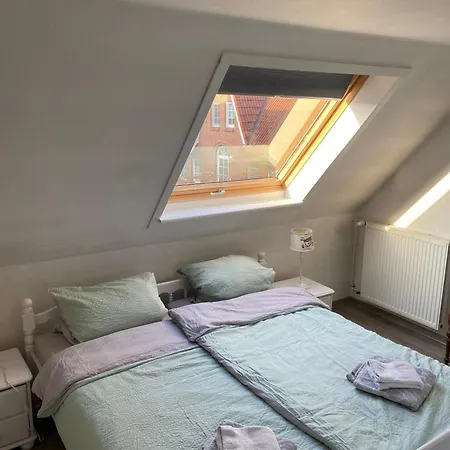 Glueck Apartment
