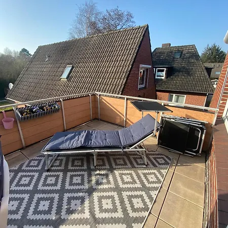 Glueck Apartment